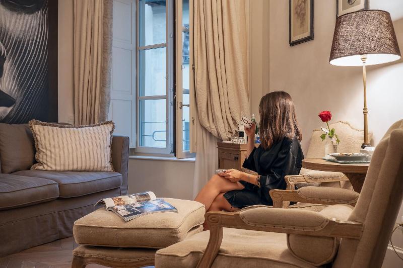 Corte Calzaiuoli Elegant Suites - Oda