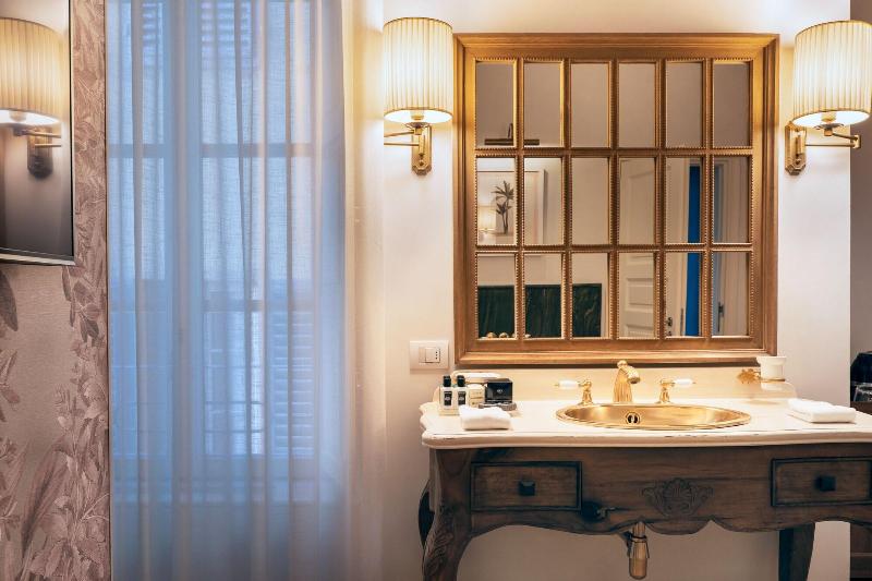Corte Calzaiuoli Elegant Suites - Oda