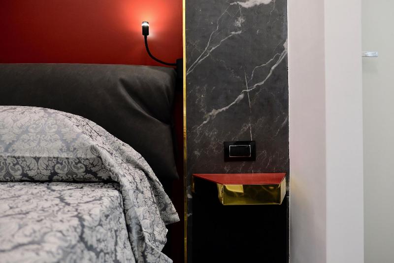 The Boutique Napoli Suite - Oda