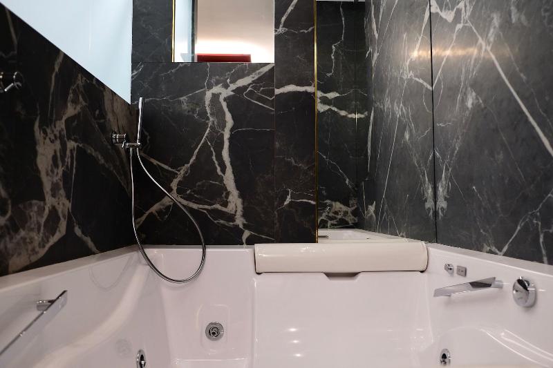 The Boutique Napoli Suite - Oda