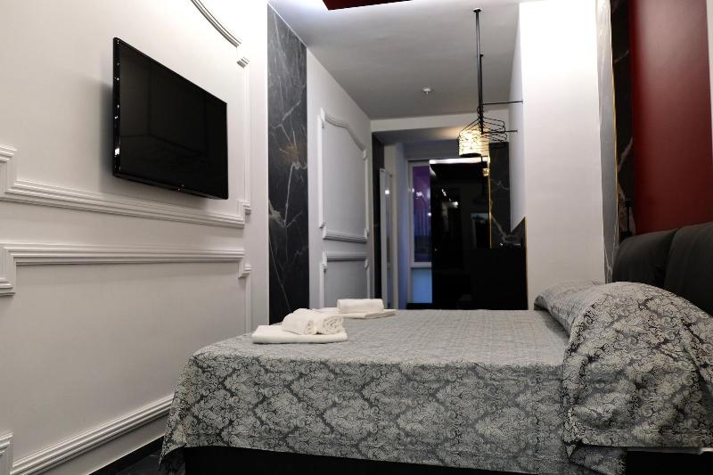 The Boutique Napoli Suite - Oda