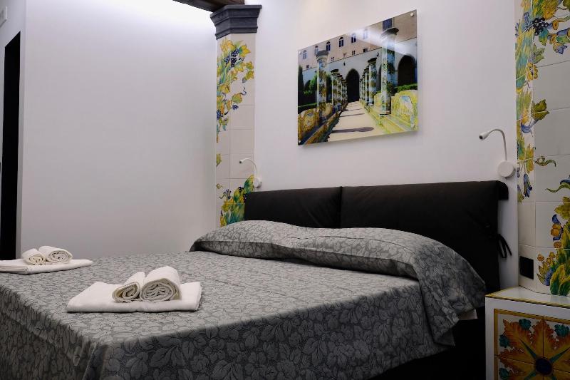 The Boutique Napoli Suite - Oda