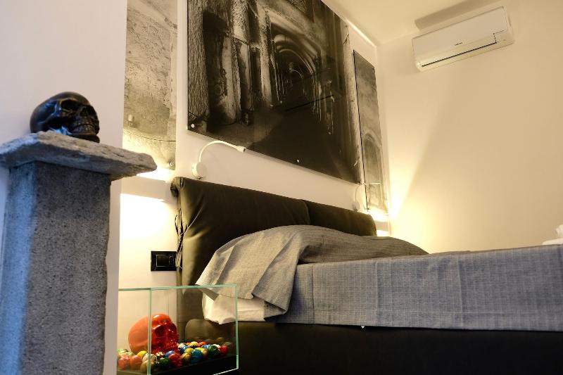 The Boutique Napoli Suite - Oda