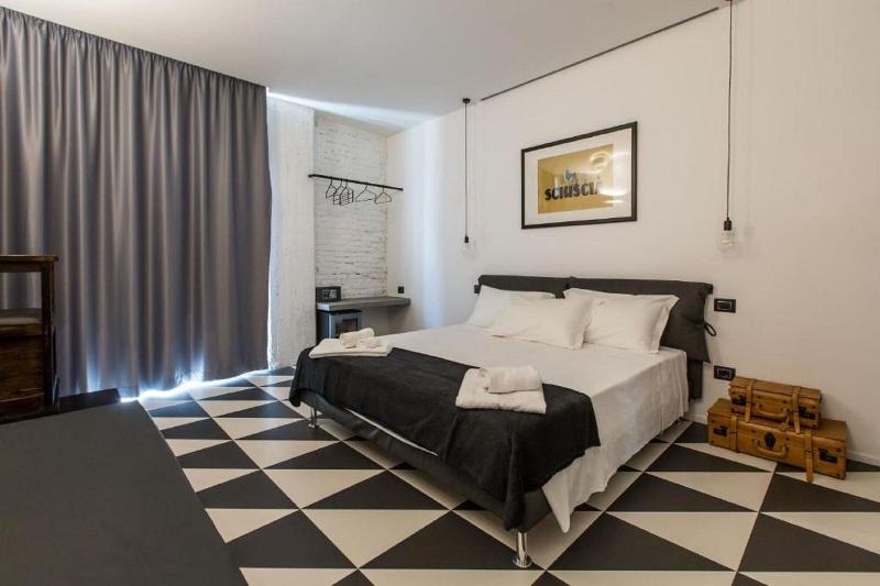 The Boutique Napoli Suite - Oda