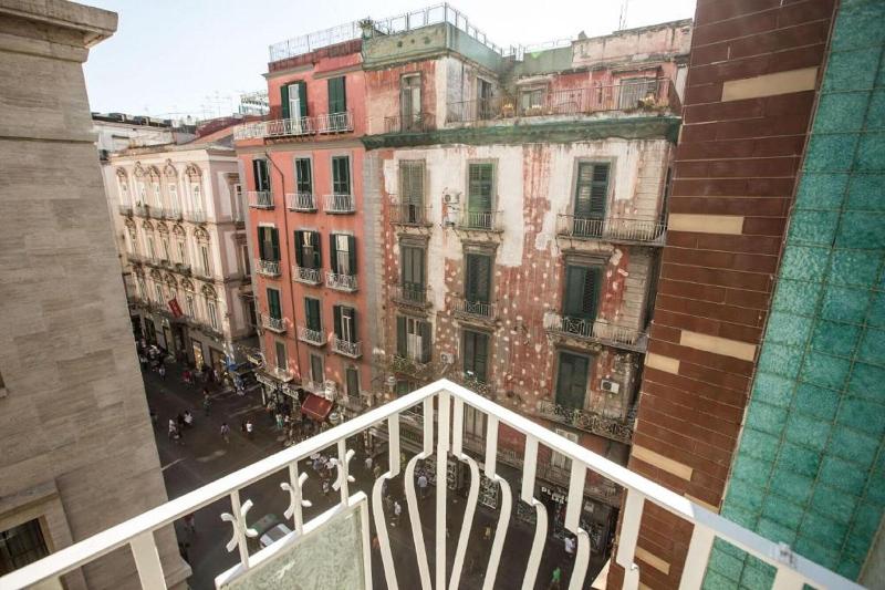 The Boutique Napoli Suite - Oda