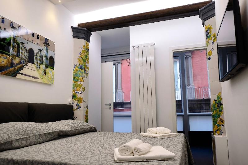 The Boutique Napoli Suite - Oda