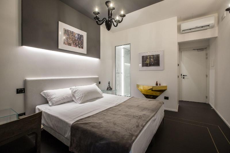 The Boutique Napoli Suite - Oda