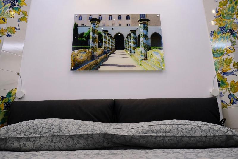 The Boutique Napoli Suite - Oda