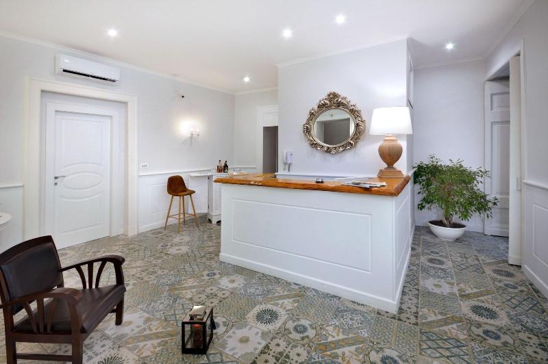 Barbarella Home - Lobi