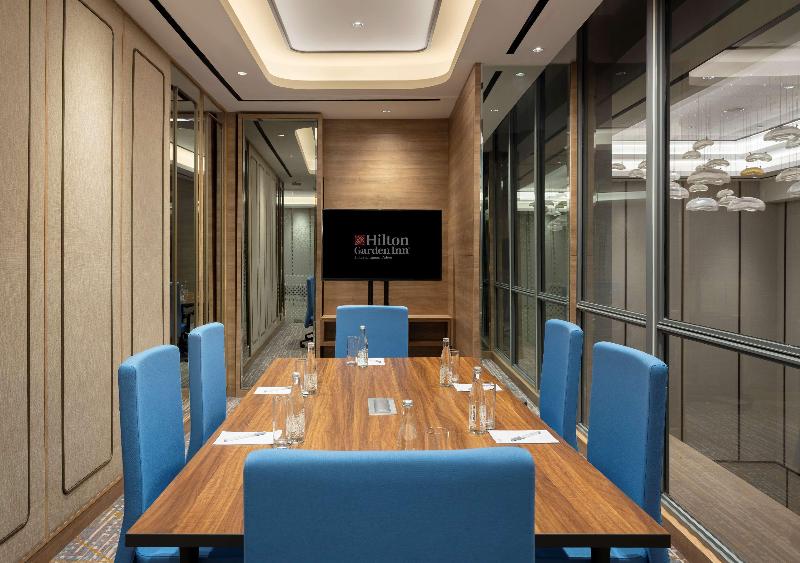 Hilton Garden Inn Jakarta Taman Palem - Toplantı