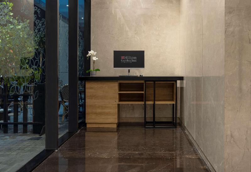 Hilton Garden Inn Jakarta Taman Palem - Toplantı