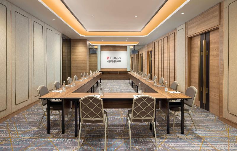 Hilton Garden Inn Jakarta Taman Palem - Toplantı
