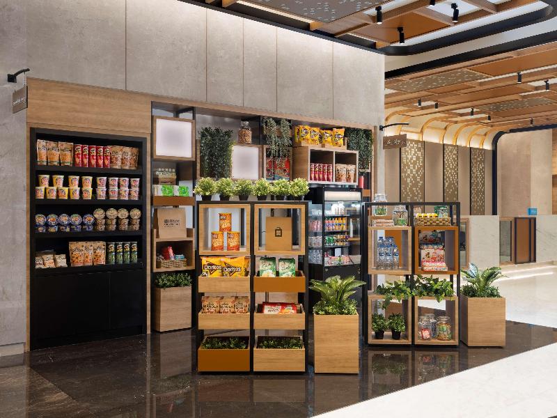 Hilton Garden Inn Jakarta Taman Palem - Restoran