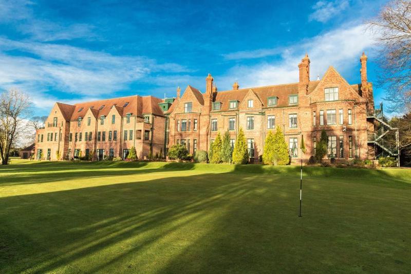 Aldwark Manor - Genel