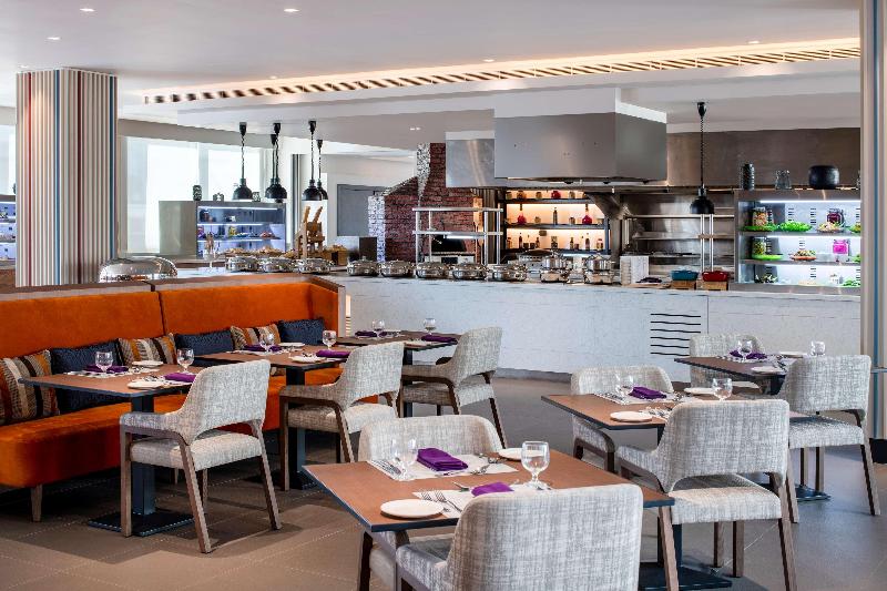 DoubleTree by Hilton Riyadh Financial District - Restoran