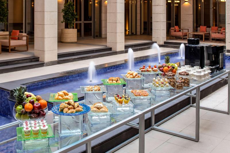 DoubleTree by Hilton Riyadh Financial District - Restoran