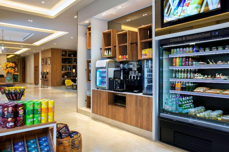 Hilton Garden Inn Riyadh Financial District - Restoran