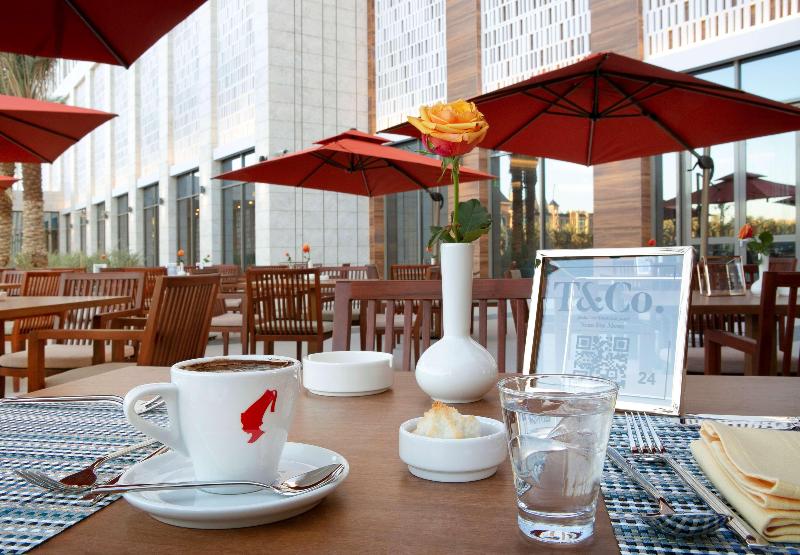 Hilton Garden Inn Riyadh Financial District - Restoran