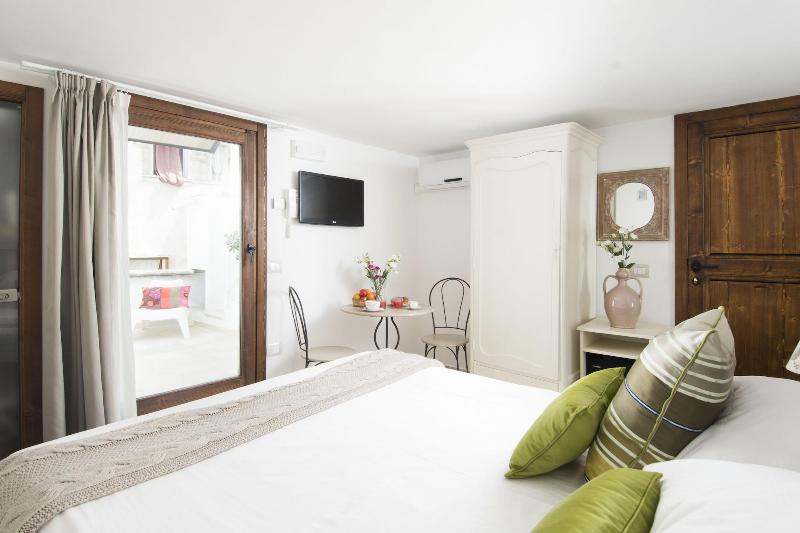 Santo Stefano Home & Breakfast - Oda