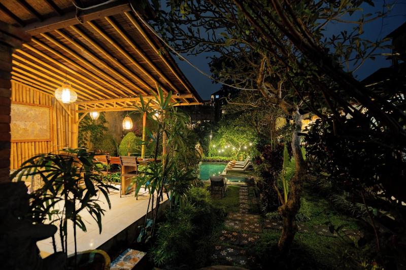 Desak Putu Putra Hidden - Restoran
