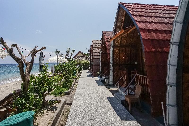 Road Beach Villa by ZUZU - Teras