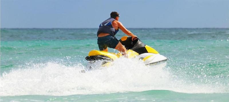 Batuta Maldives Surf View - Aktivite