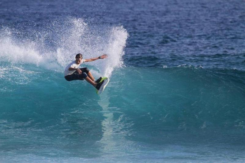 Batuta Maldives Surf View - Aktivite