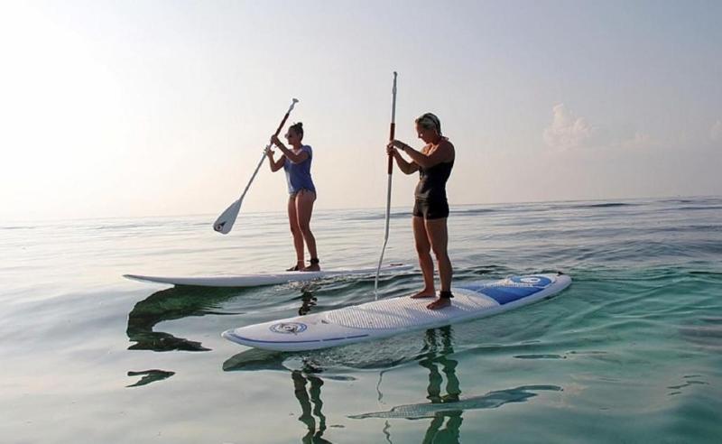 Batuta Maldives Surf View - Aktivite