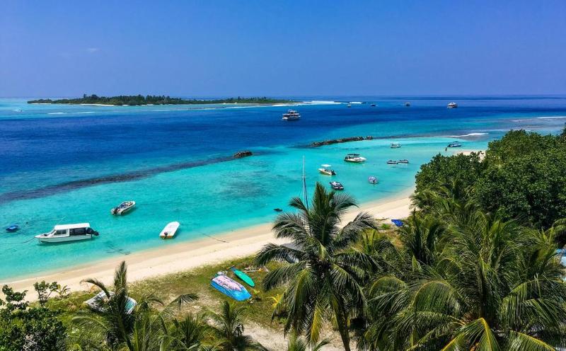 Batuta Maldives Surf View - Plaj
