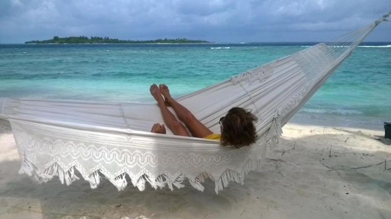 Batuta Maldives Surf View - Plaj