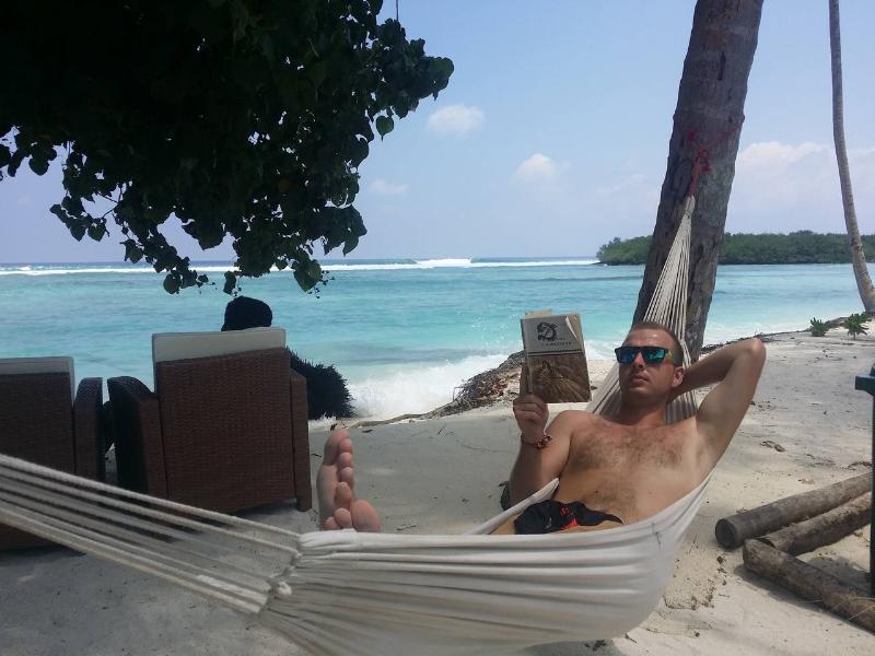 Batuta Maldives Surf View - Plaj