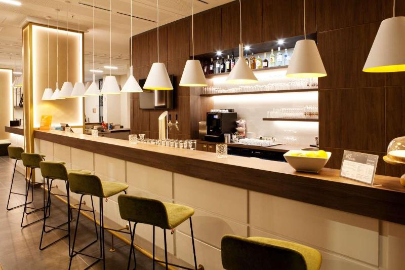 Hampton By Hilton Munich City Center East - Bar