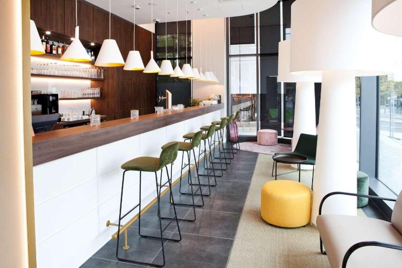 Hampton By Hilton Munich City Center East - Bar
