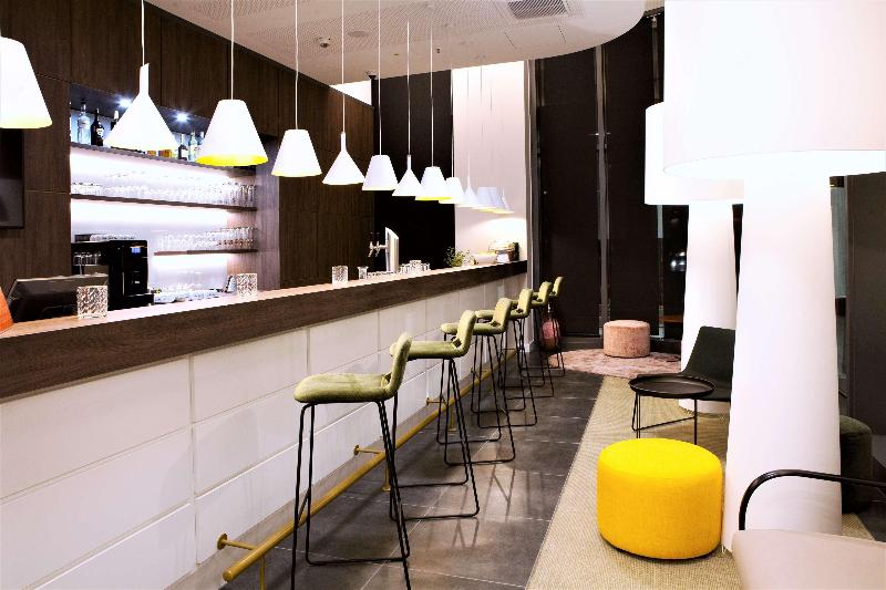 Hampton By Hilton Munich City Center East - Bar