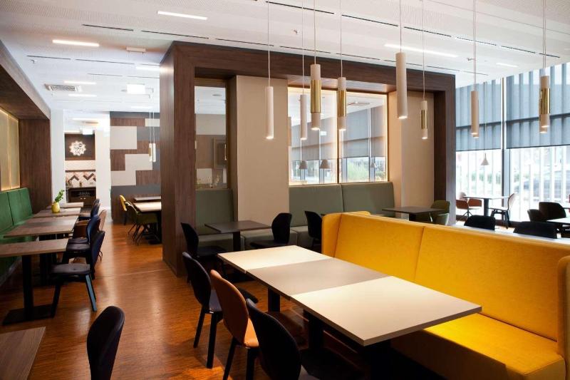 Hampton By Hilton Munich City Center East - Bar