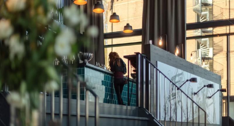 Holiday Inn - the niu, Fender Amsterdam - Lobi