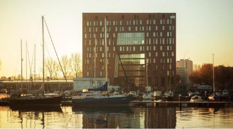 Holiday Inn - the niu, Fender Amsterdam - Genel