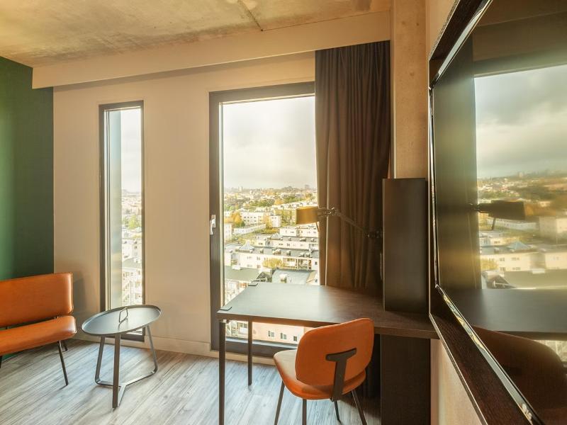 Holiday Inn - the niu, Fender Amsterdam - Oda