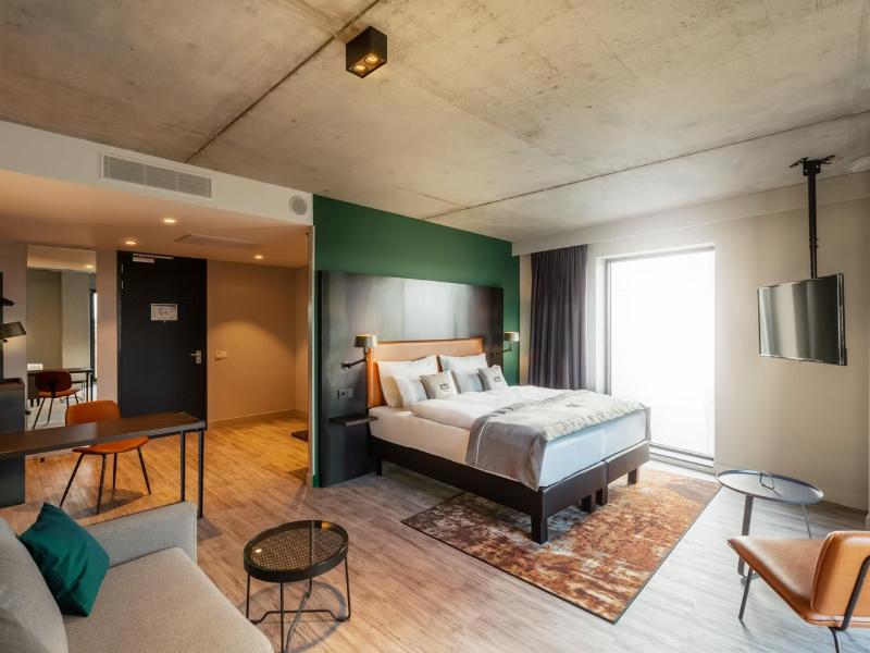 Holiday Inn - the niu, Fender Amsterdam - Oda