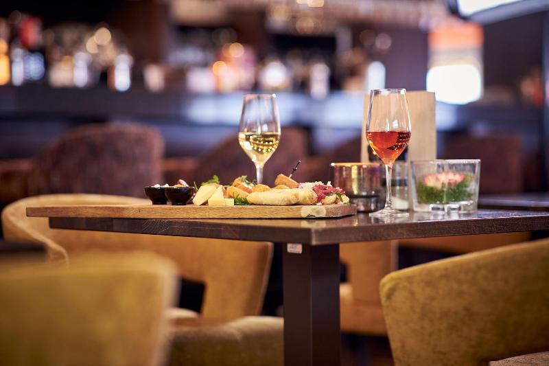 Van Der Valk Hotel Groningen Westerbroek - Bar
