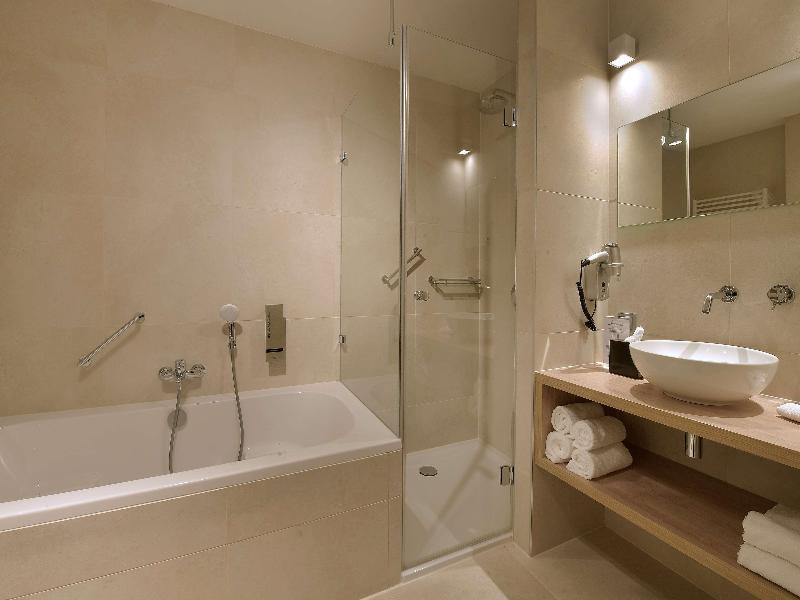 Van Der Valk Hotel Groningen Westerbroek - Lobi