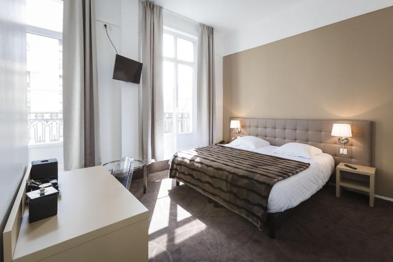 Hôtel Le Saint Louis - Genel