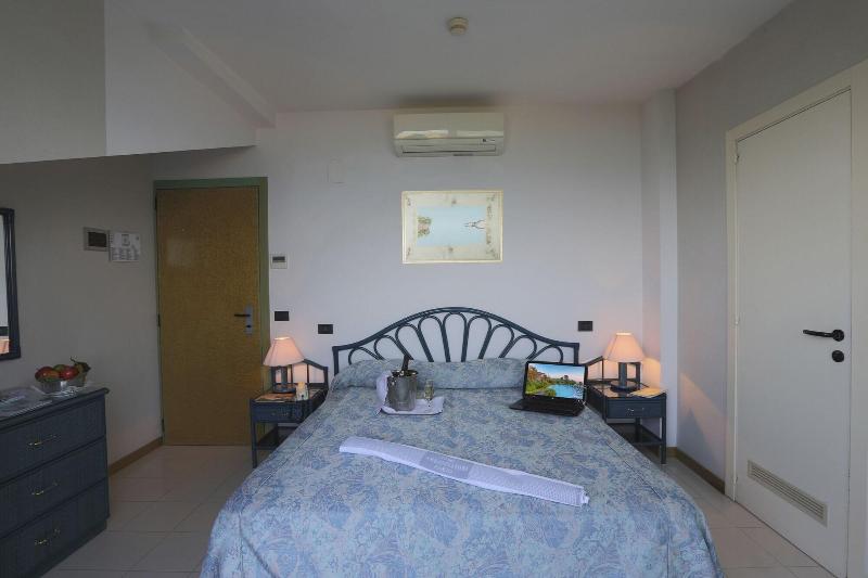 Hotel Ambasciatori - Oda