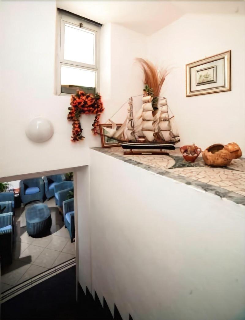 Hotel Villa Rosa - Lobi