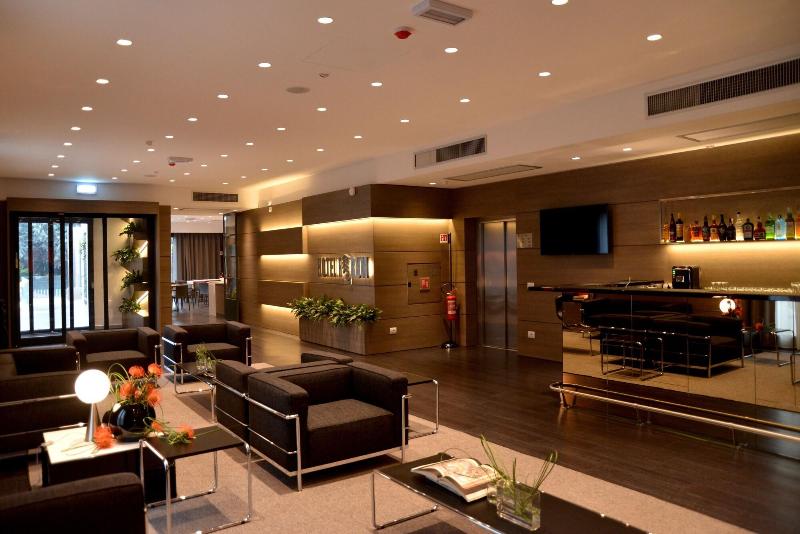Hotel Forum - Lobi