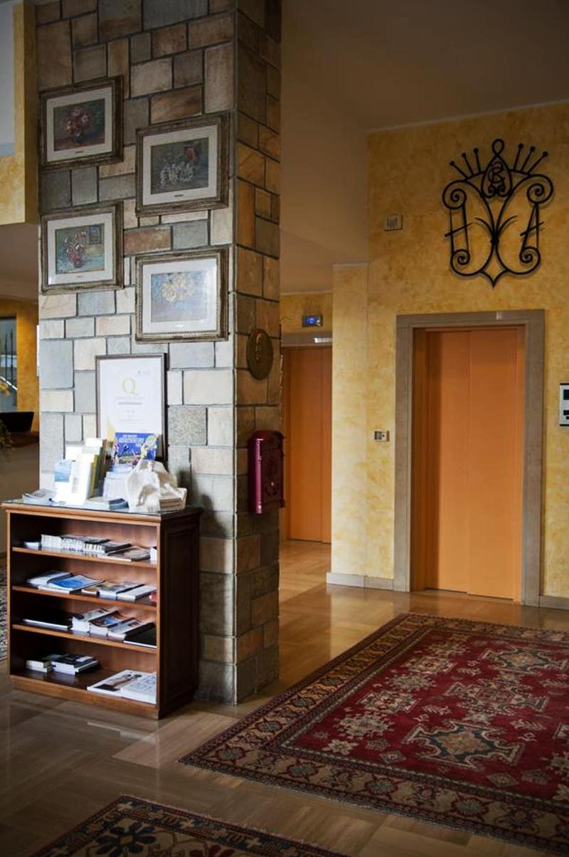 Hotel Alpi - Lobi