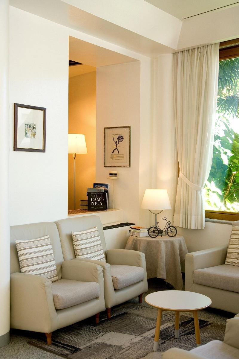 Albergo Sorriso - Lobi