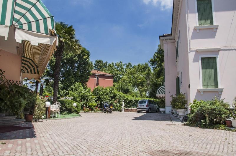 Hotel Villa Serena - Genel
