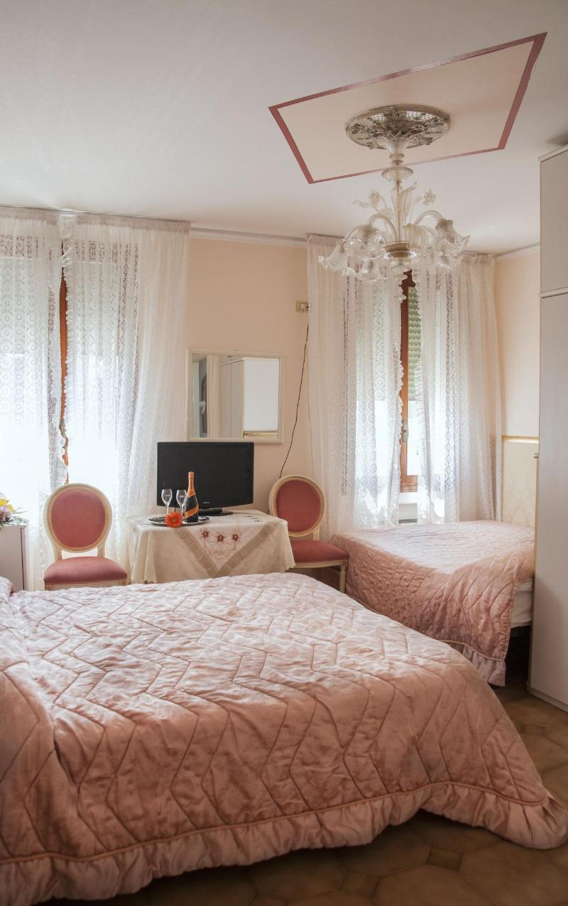 Hotel Villa Serena - Oda