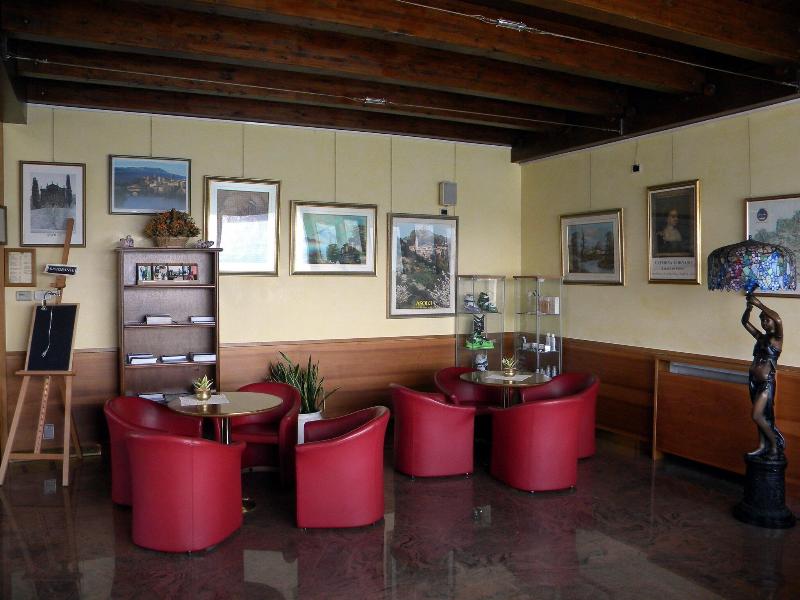Hotel Corone - Lobi
